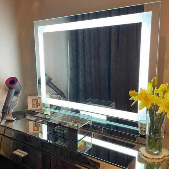 Hollywood-Style LED Vanity Mirror with Dimmable Lights 80x60cm